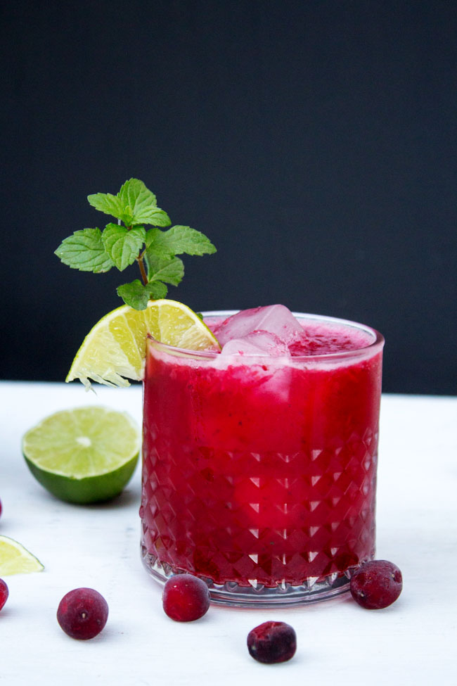 easy cranberry mojito with mint