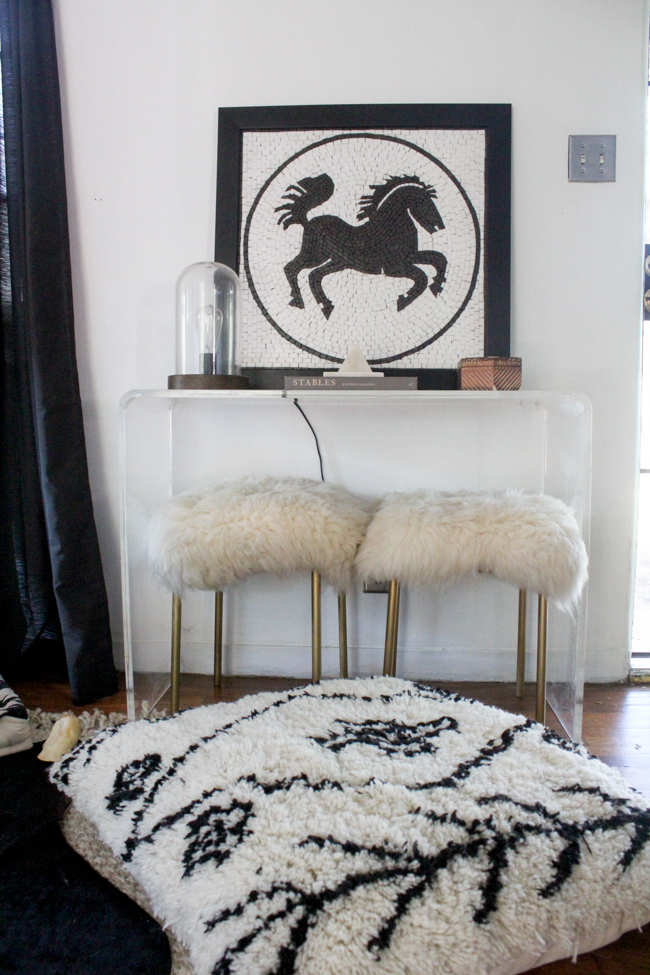 Black and white home decor is timeless and classic