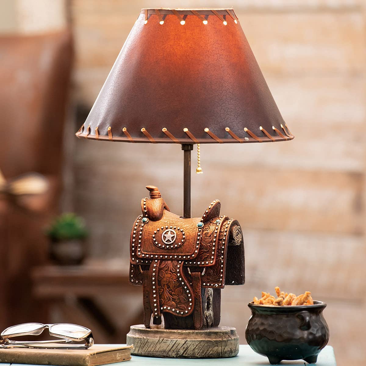 Saddle table lamp